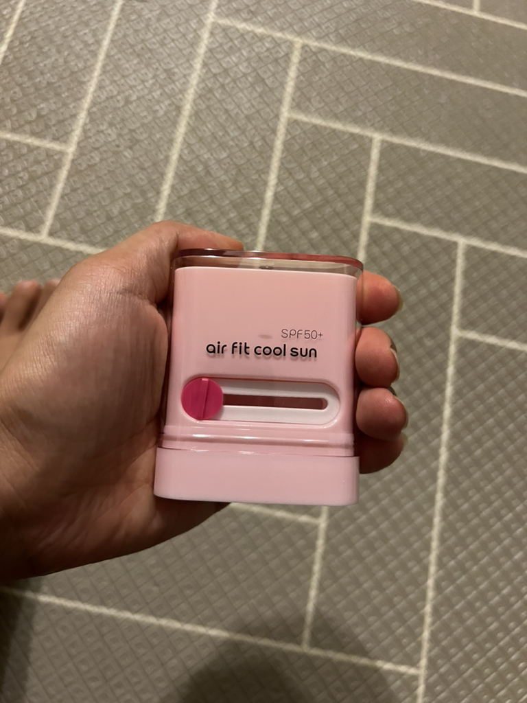 리즈케이 (LIZk) 에어핏 쿨 선 [SPF50+/PA++++] review image