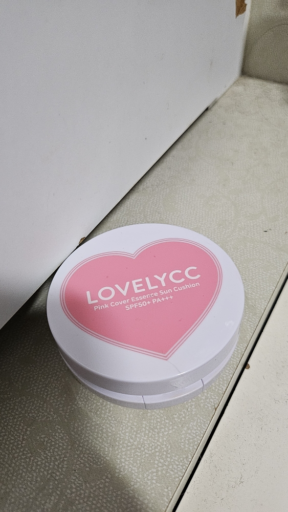 LOVELYCC 粉色封面精华防晒霜 [SPF50+/PA+++] [第 21 期］ common.review image