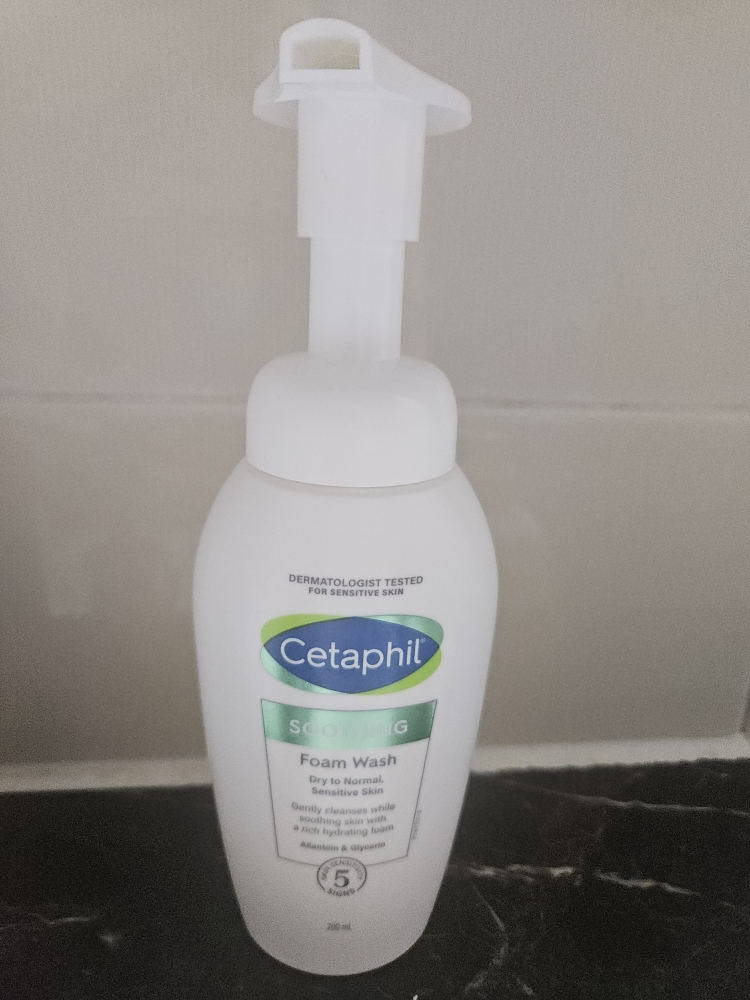 세타필 (Cetaphil) 수딩 폼클렌징 review image