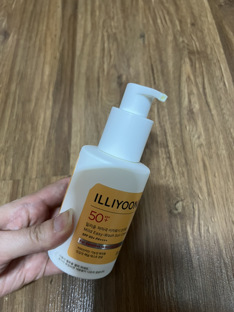 低过敏性易洗防晒霜 [SPF50+/PA++++]的真实用户使用照片