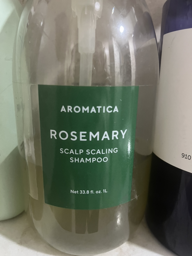 芳香 迷迭香头皮脱屑洗发水 common.review image