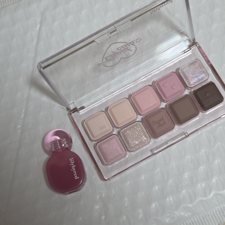 릴리바이레드 (lilybyred) 무드키보드 [04 #쿨멤버십] review image