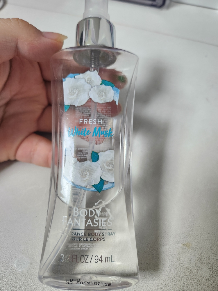 BODYFANTASIES FRESH White Musk FRAGRANCE BODY SPRAY POUR LE CORPS