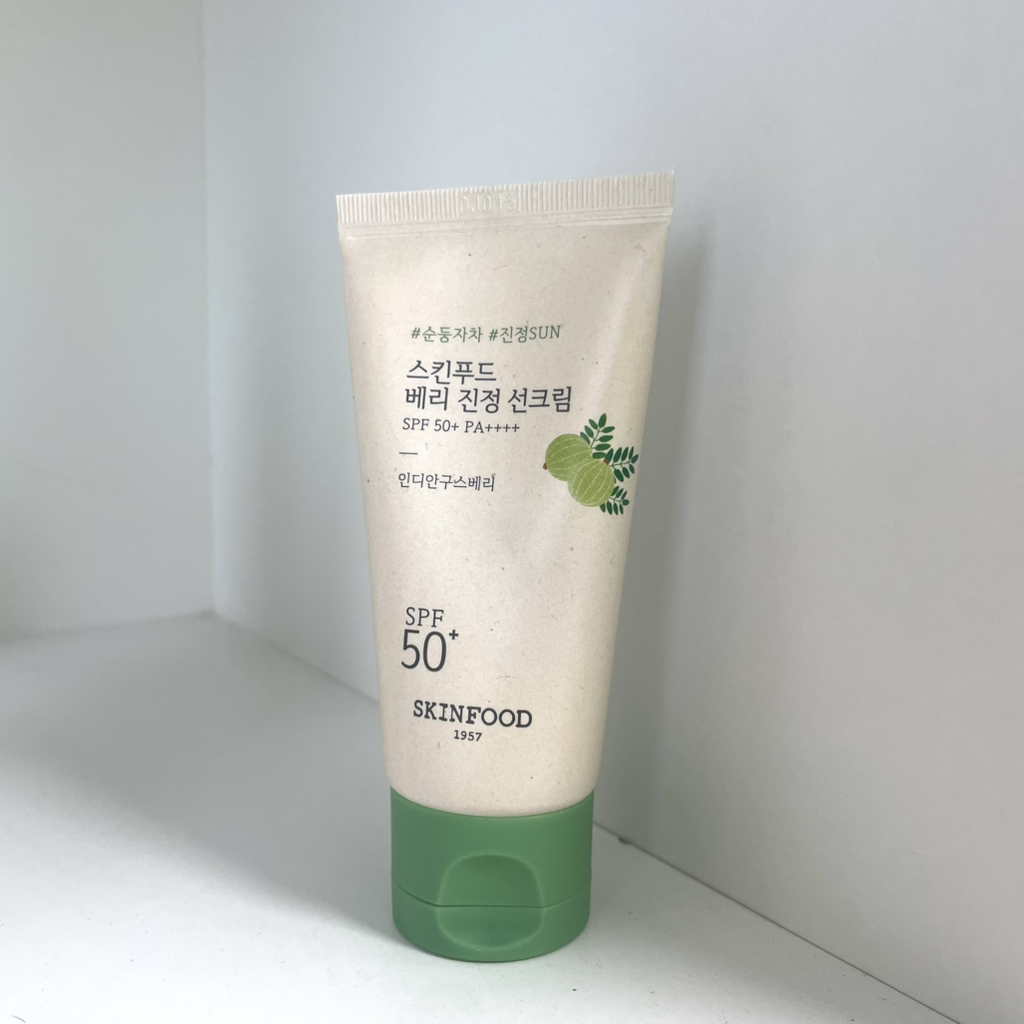 스킨푸드 (SKINFOOD) 베리 선크림 [SPF50+/PA++++] [진정] review image