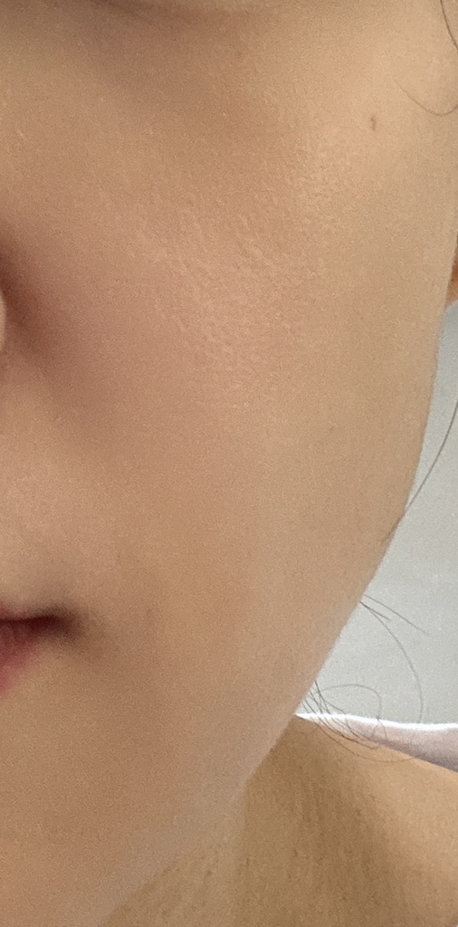 엘로엘 (ELROEL) 딸기우유 톤업썬쿠션 [SPF50+/PA++++] review image