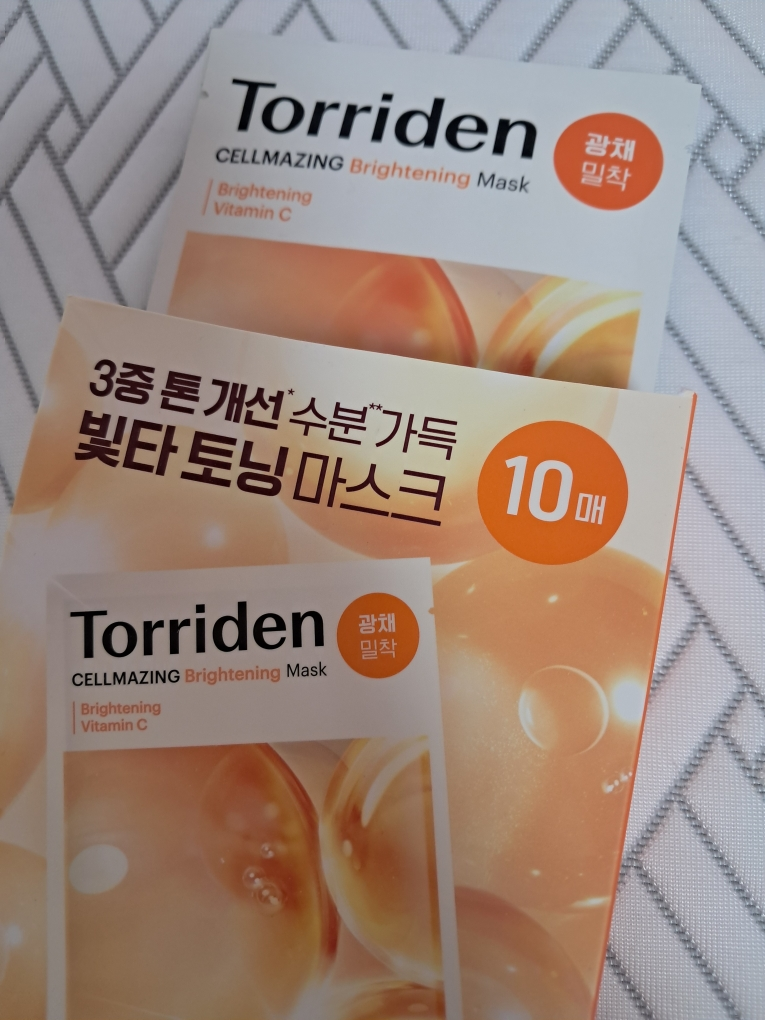 自制 VitaC 亮白面膜的真实用户使用照片