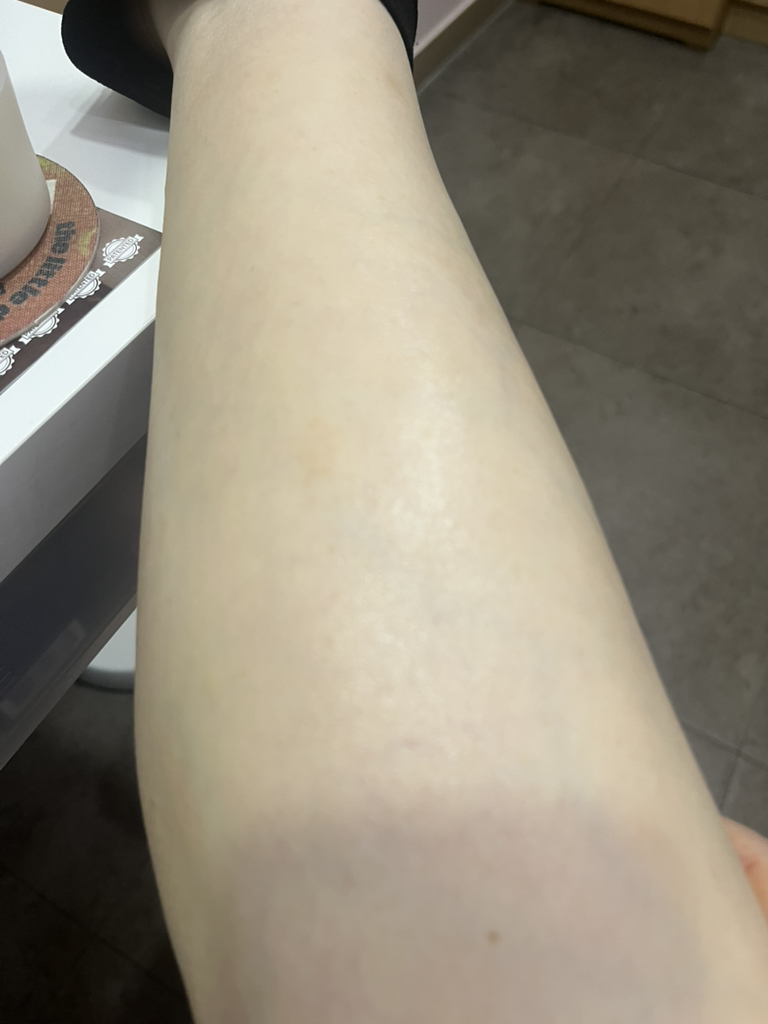 바세린 (Vaseline) 인텐시브 케어 드라이 스킨 리페어 바디로션 [알로에수드] review image