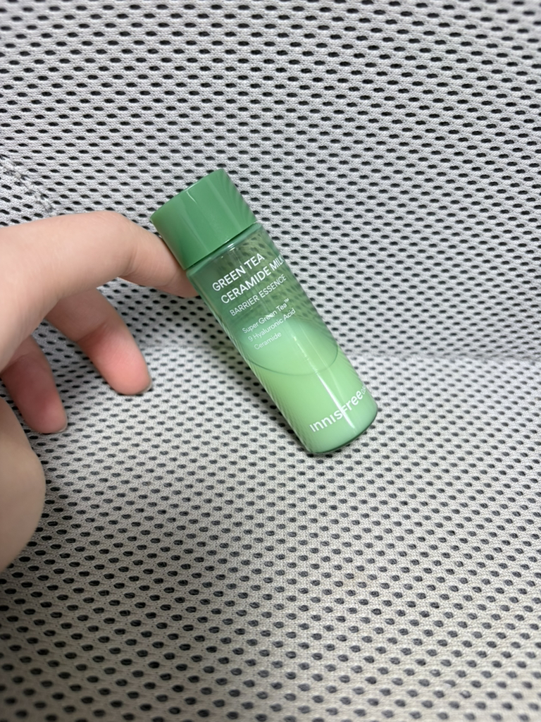 이니스프리 (INNISFREE) 그린티 밀크 보습 에센스 review image