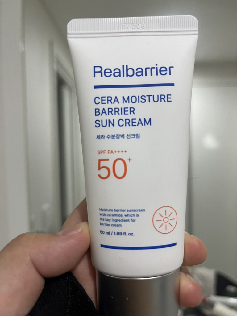 리얼베리어 (RealBarrier) 세라 수분장벽 선크림 [SPF50+/PA++++] review image