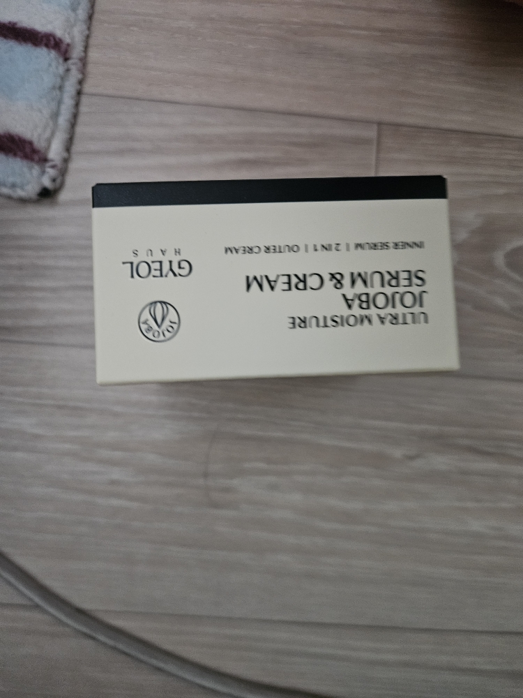 双层床房 超保湿荷荷巴精华和面霜 common.review image