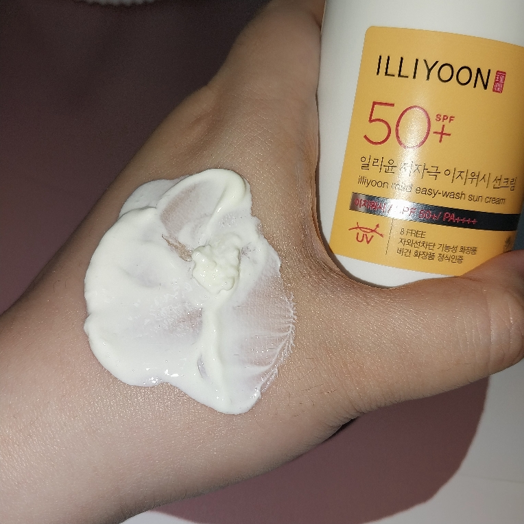 低过敏性易洗防晒霜 [SPF50+/PA++++]的真实用户使用照片