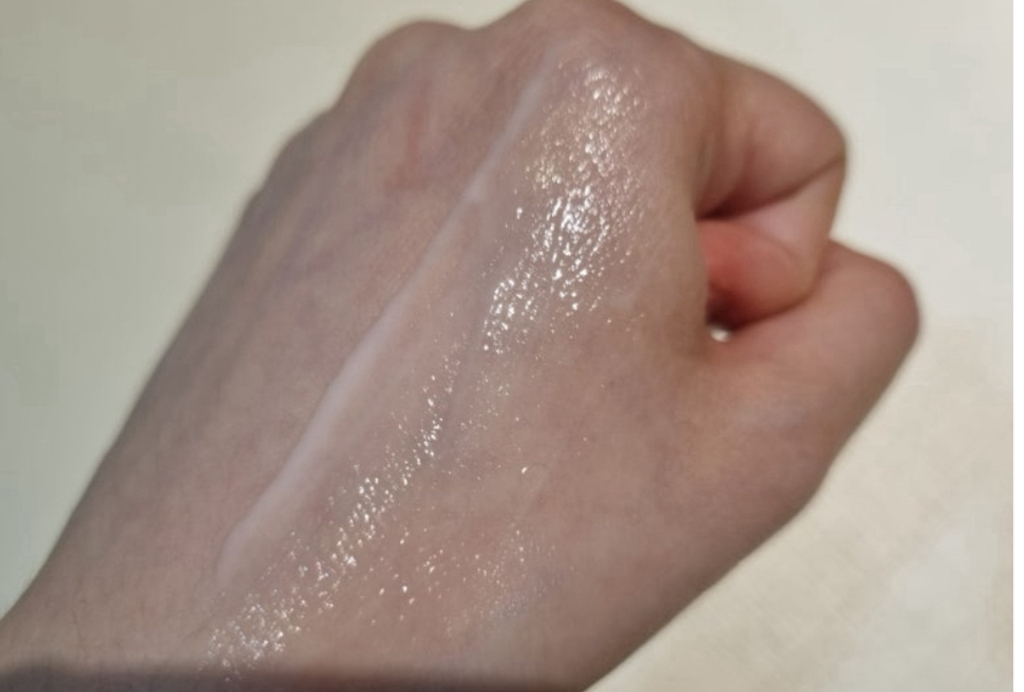 스킨푸드 (SKINFOOD) 베리 선크림 [SPF50+/PA++++] [수분] review image