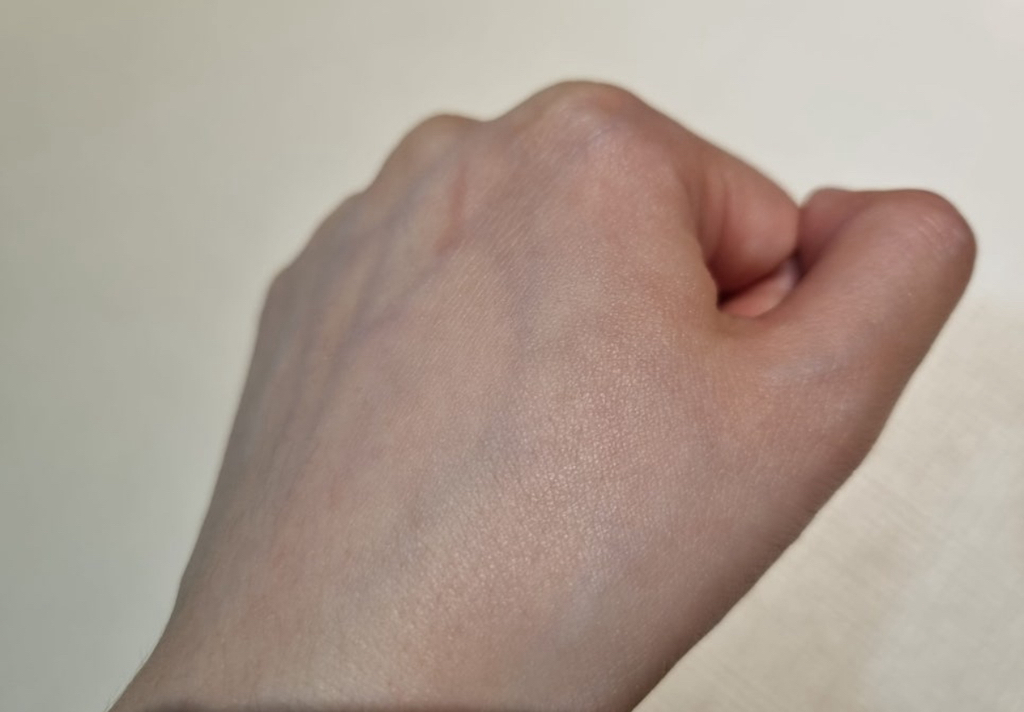 스킨푸드 (SKINFOOD) 베리 선크림 [SPF50+/PA++++] [수분] review image