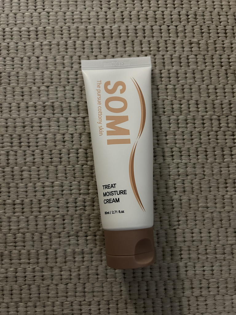 护理保湿霜的真实用户使用照片