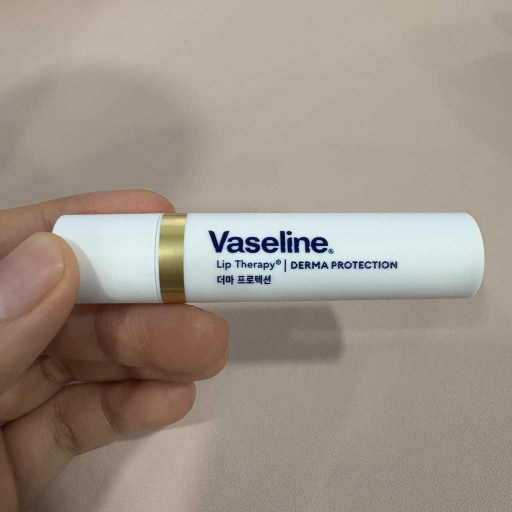 바세린 (Vaseline) 세럼 립밤 [더마 프로텍션] review image