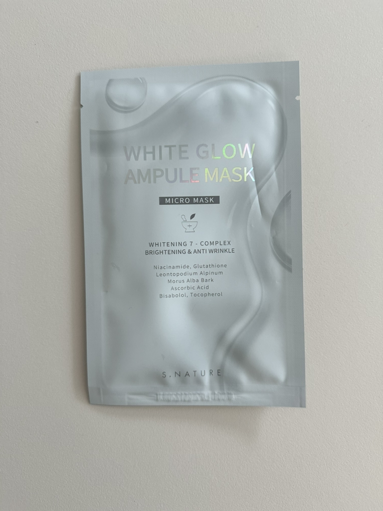 白色发光安瓿面膜的真实用户使用照片