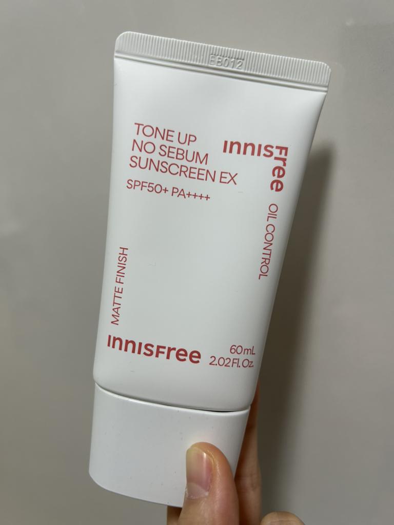 提亮肤色无痕防晒霜 [SPF50+/PA++++]的真实用户使用照片