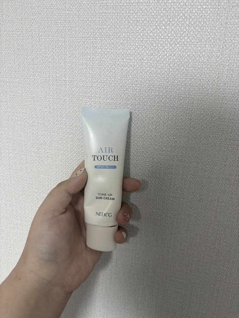 니얼지 (NEER'G) 에어터치 톤업 선크림 [SPF50+/PA++++] review image