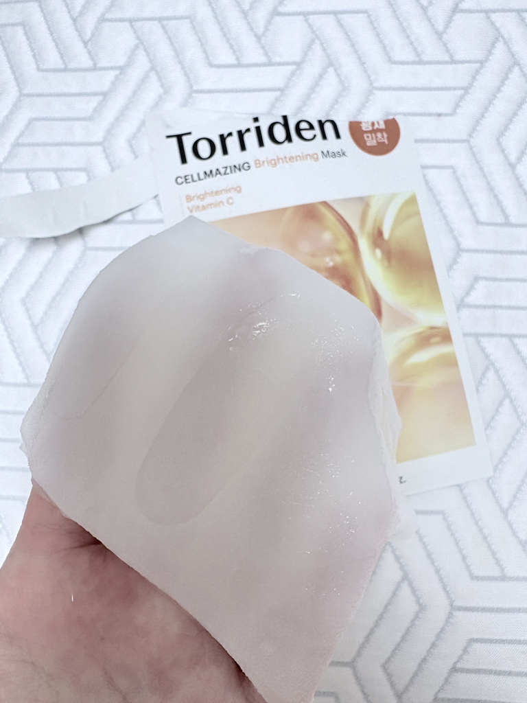 自制 VitaC 亮白面膜的真实用户使用照片