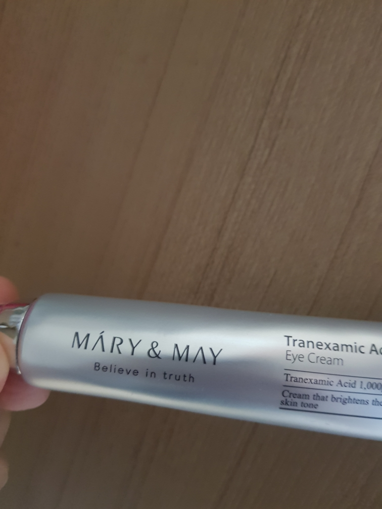 氨甲环酸谷胱甘肽眼霜的真实用户使用照片