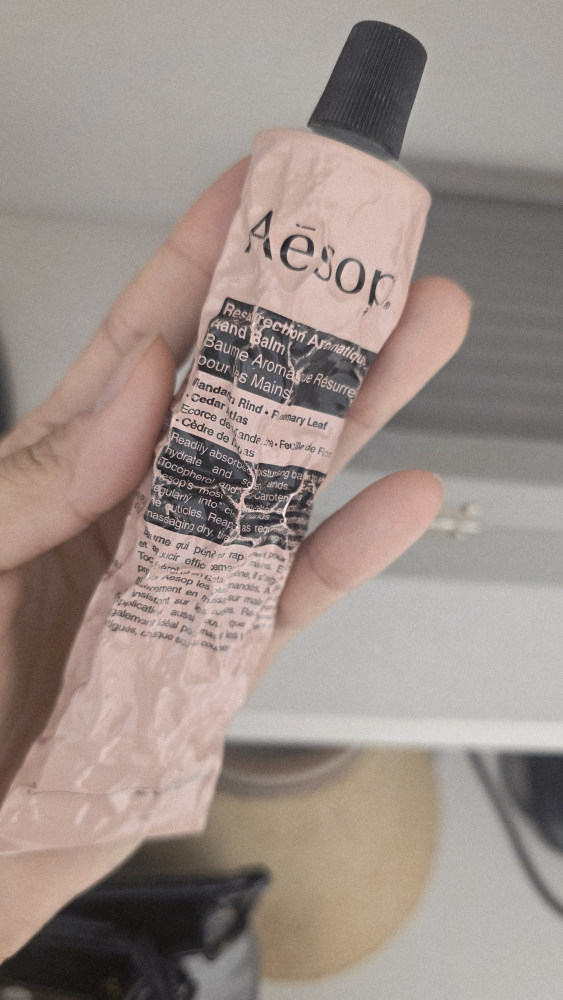 이솝 (Aesop) 레저렉션 아로마틱 핸드 밤 review image