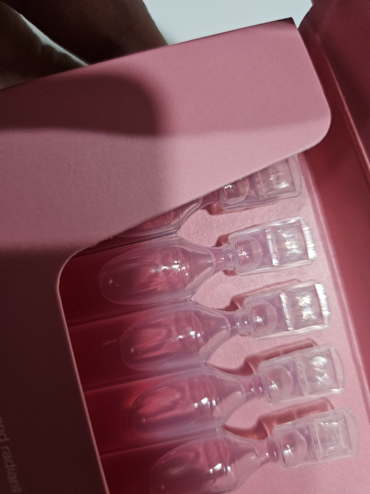 PDRN 粉红色一日精华液的真实用户使用照片