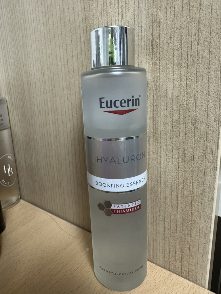 유세린 (Eucerin) 하이알루론 부스팅 에센스 review image