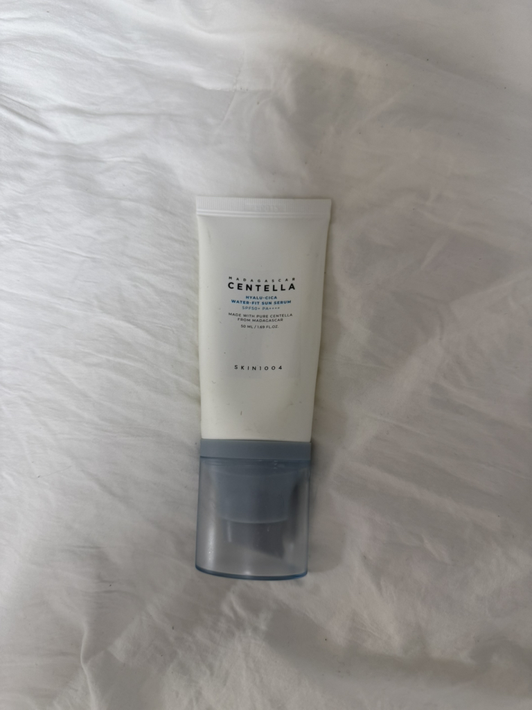 스킨1004 (SKIN1004) 마다가스카르 센텔라 톤 브라이트닝 톤업 선스크린 [SPF50+/PA++++] review image