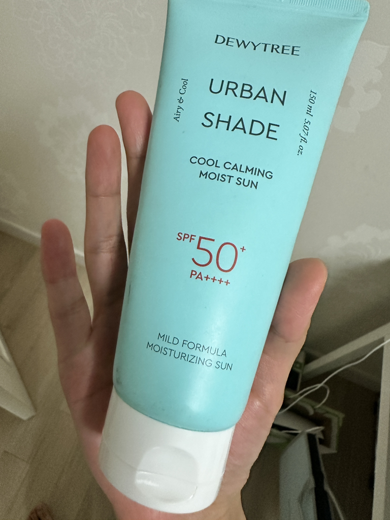 듀이트리 (DEWYTREE) 어반 쉐이드 쿨 카밍 수분 선 [SPF50+/PA++++] review image