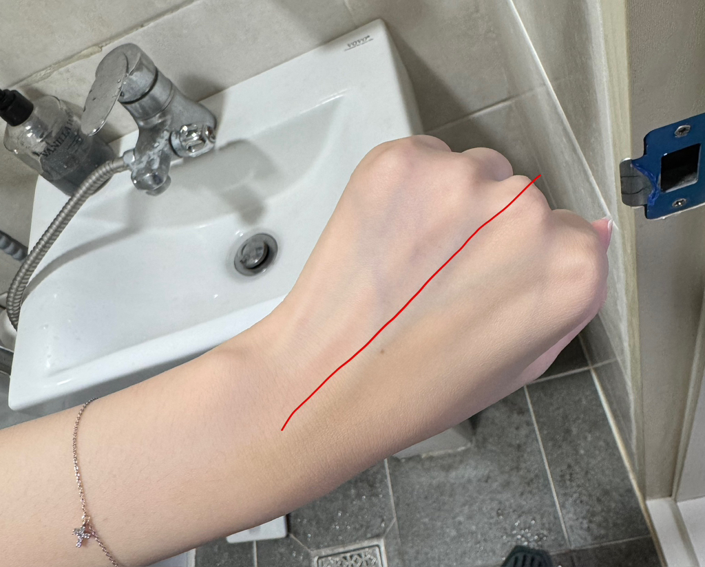 에르보리앙 (erborian) CC 레드 코렉트 [SPF25] review image