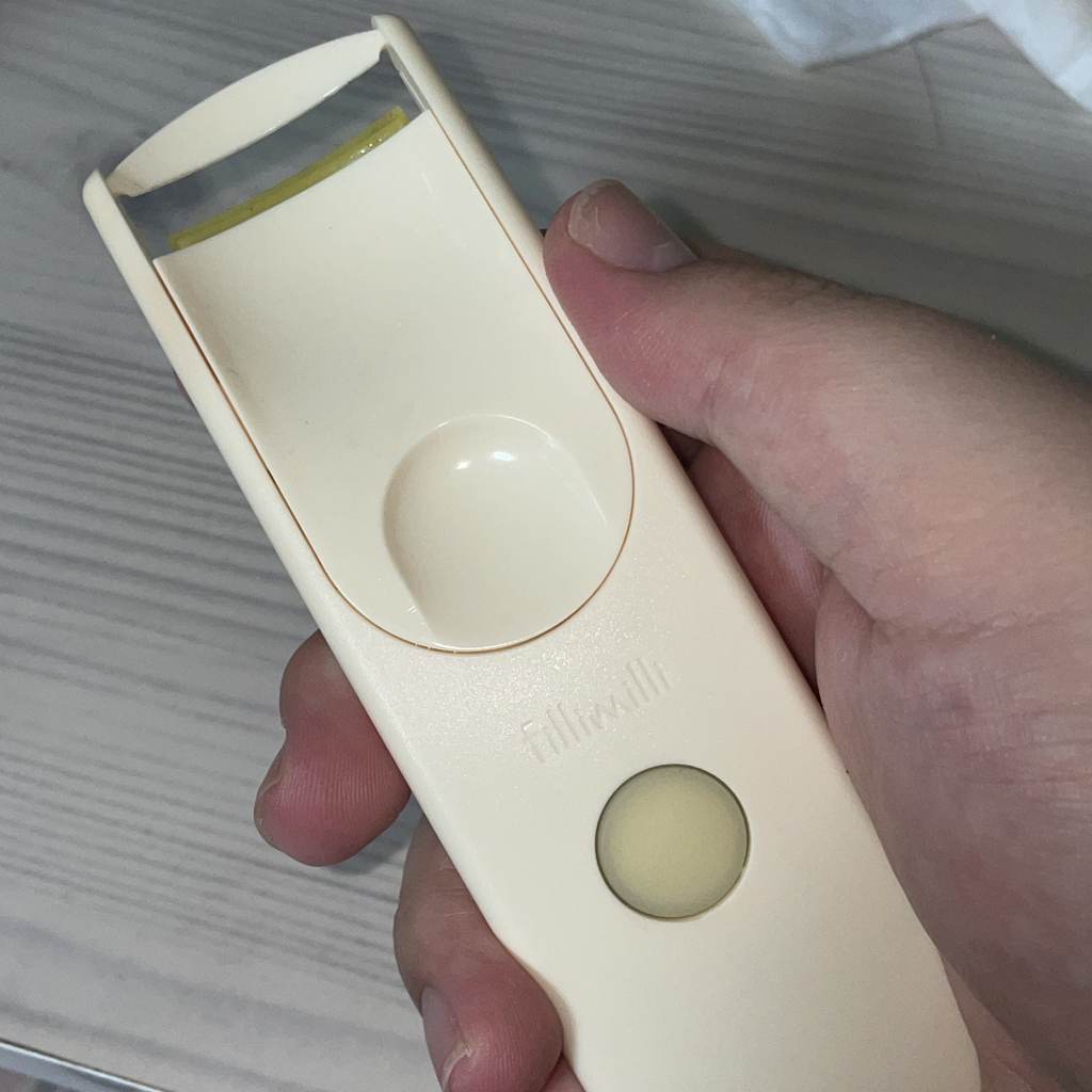 필리밀리 (fillimilli) 히팅뷰러 건전지 타입 review image