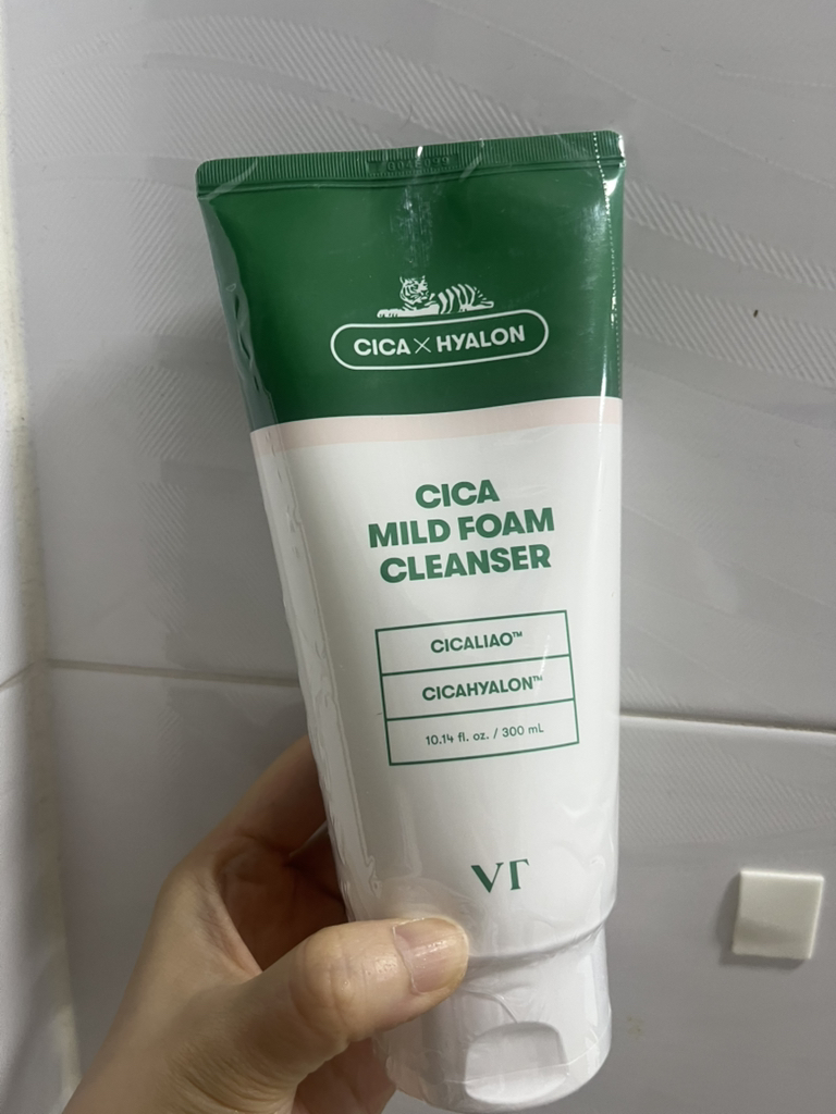 브이티코스메틱 (VTCOSMETICS) 시카 마일드 폼 클렌저 review image