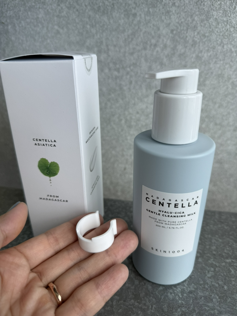 스킨1004 (SKIN1004) 마다가스카르 센텔라 히알루-시카 젠틀 클렌징 밀크 review image