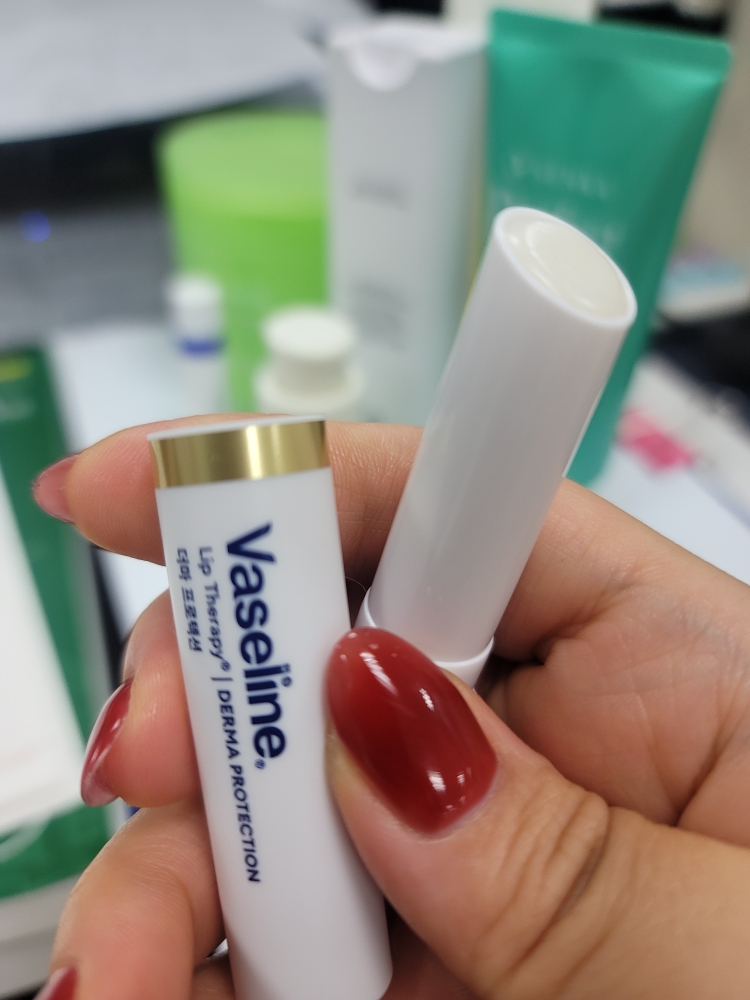 바세린 (Vaseline) 세럼 립밤 [더마 프로텍션] review image