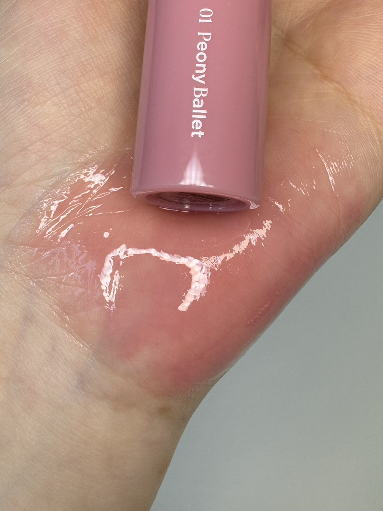 Ảnh đánh giá thực tế của người dùng về Glassing Color Gloss [01 Peony Ball]