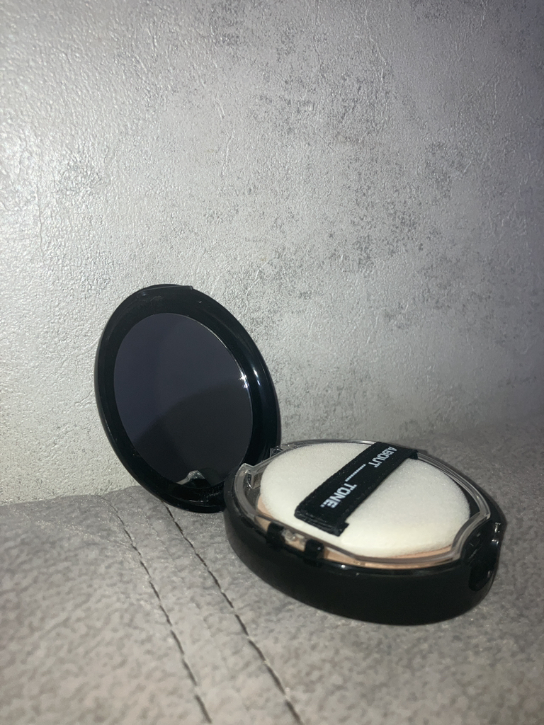 어바웃톤 (ABOUT_TONE.) 블러 파우더 팩트 [2.5 아이보리] review image