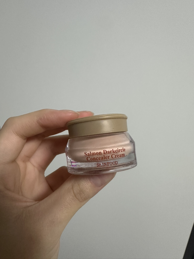 스킨푸드 (SKINFOOD) 연어 다크서클 컨실러 크림 [1호 블루밍] review image