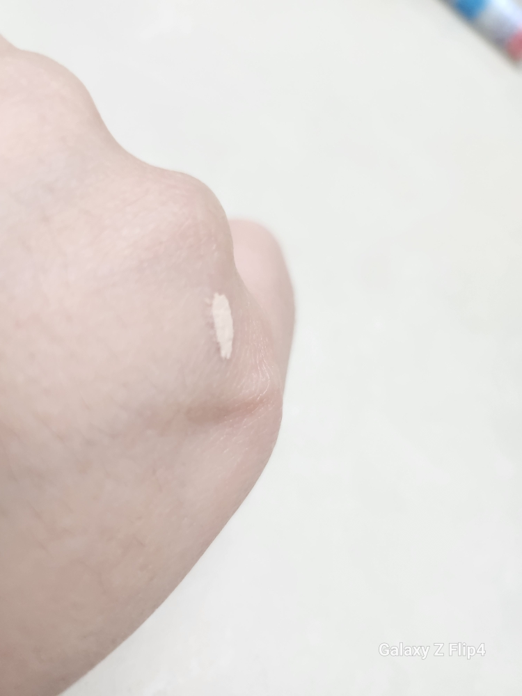 아페리레 (Aperire) 순수에디션 데이 드림 커버 팁 컨실러 [SPF30/PA++][01 순수] review image