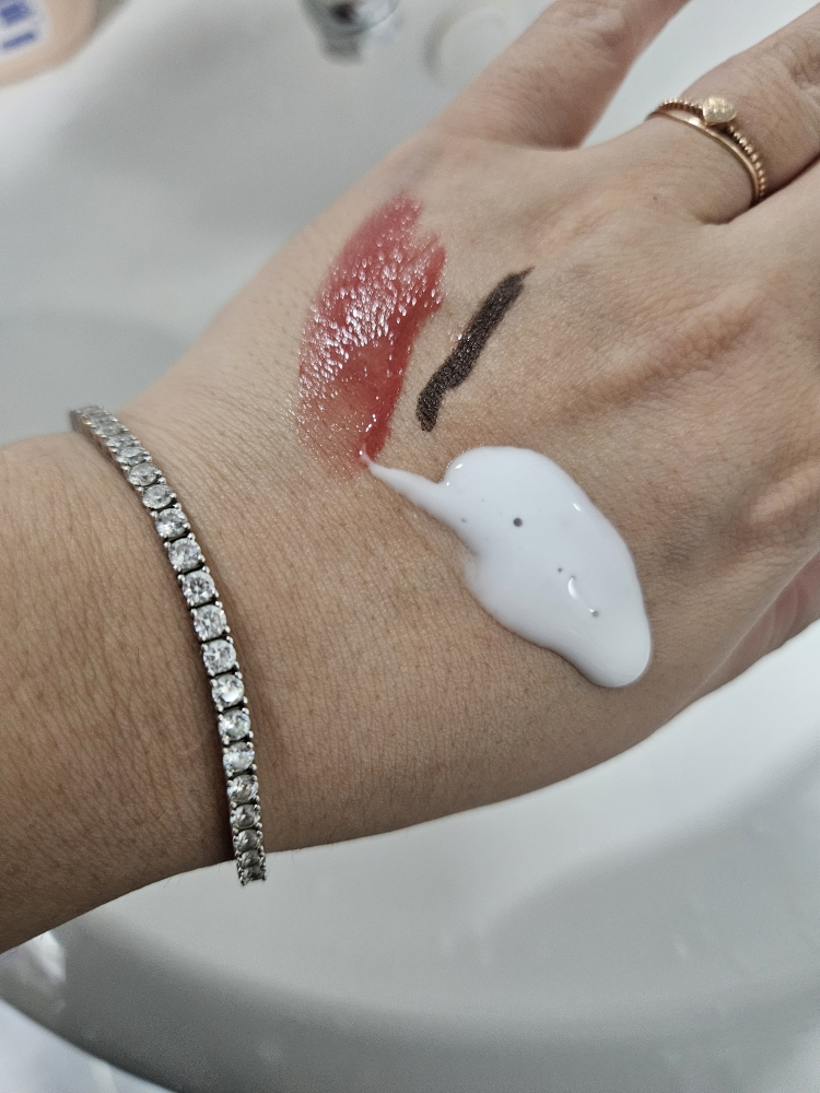 스킨1004 (SKIN1004) 마다가스카르 센텔라 히알루-시카 젠틀 클렌징 밀크 review image