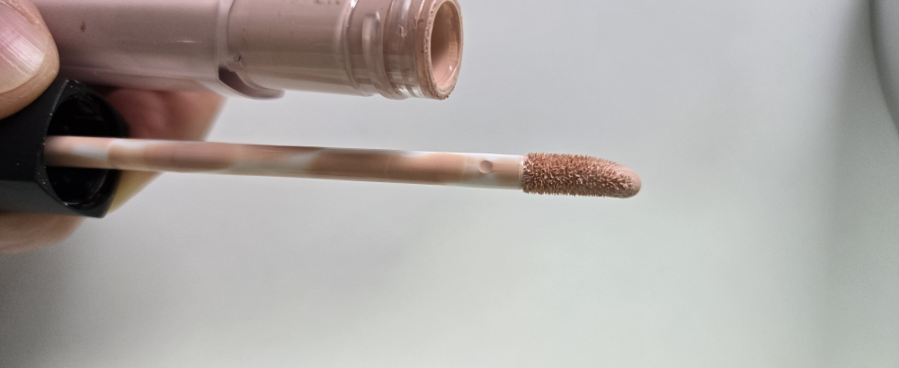 루나 (LUNA) 롱래스팅 팁 컨실러 [SPF30/PA++] [3호 브라이트] review image