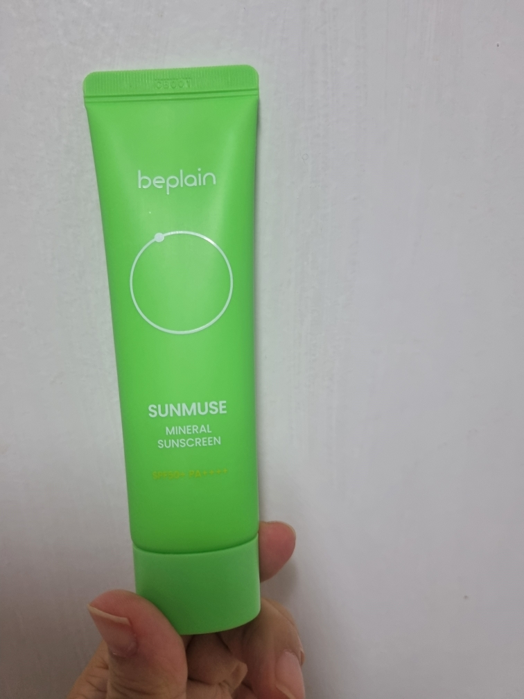 Sunmuse 无武器汽车防晒霜 [SPF50+/PA++++]的真实用户使用照片