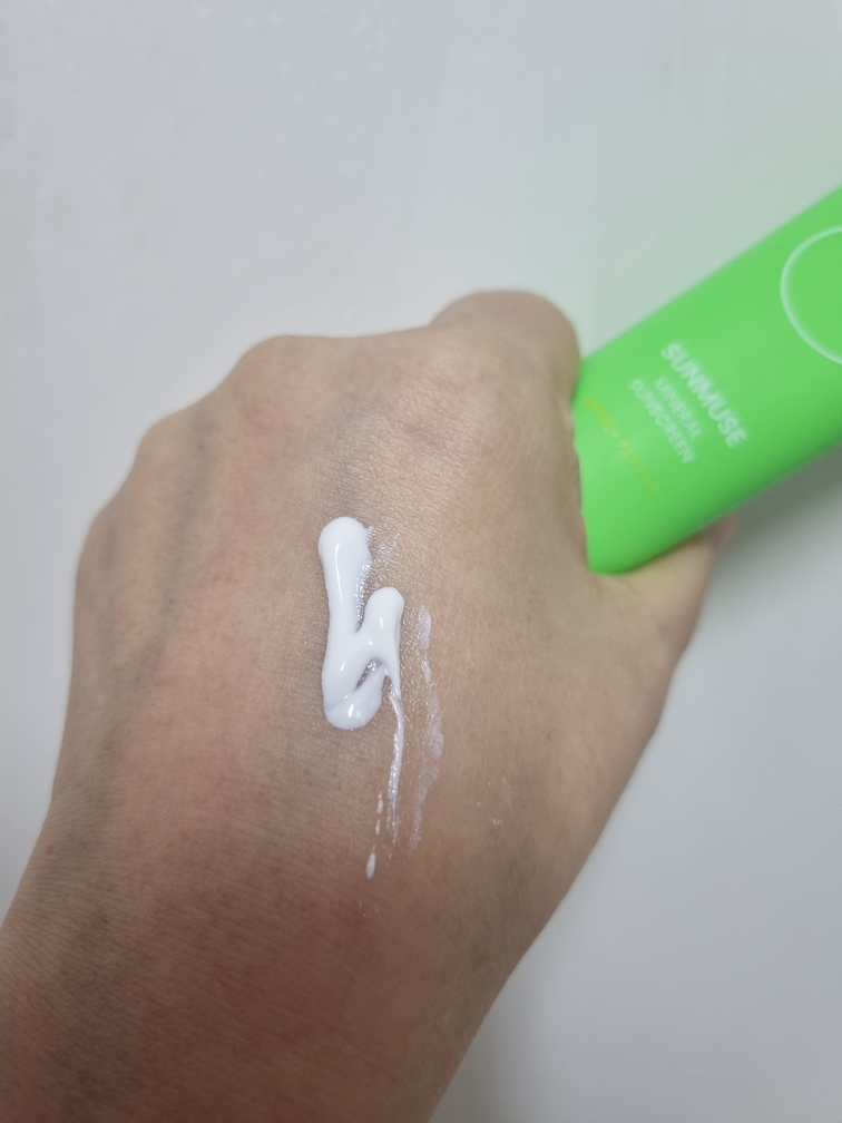 Sunmuse 无武器汽车防晒霜 [SPF50+/PA++++]的真实用户使用照片