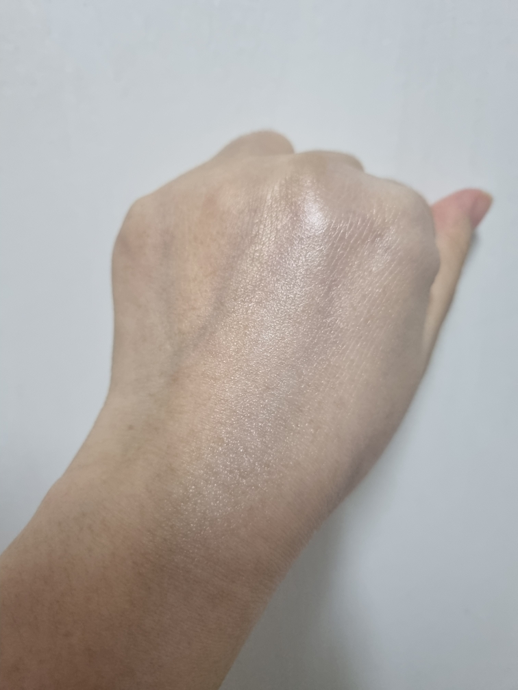 Sunmuse 无武器汽车防晒霜 [SPF50+/PA++++]的真实用户使用照片