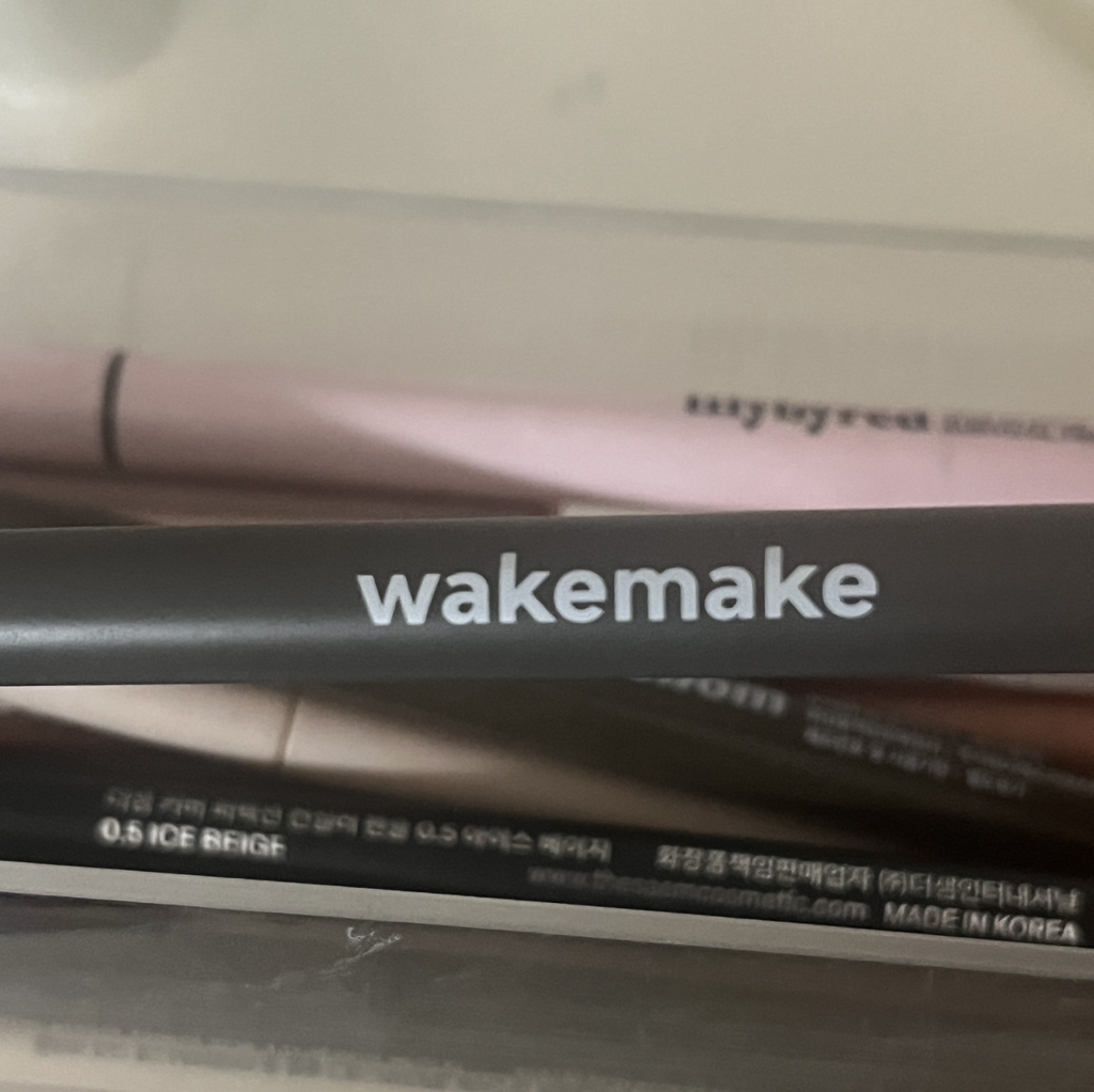 웨이크메이크 (wakemake) 리얼 애쉬 브러쉬 아이라이너 [01 애쉬블랙] review image