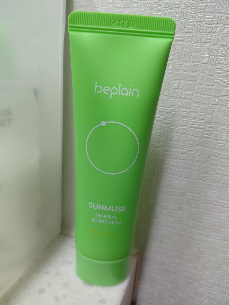 Sunmuse 无武器汽车防晒霜 [SPF50+/PA++++]的真实用户使用照片