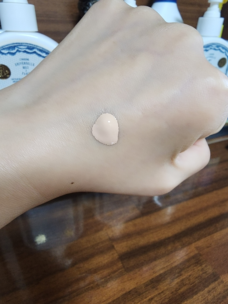 샤넬 (CHANEL) N°1 DE 레드 까멜리아 파운데이션 [B10] review image