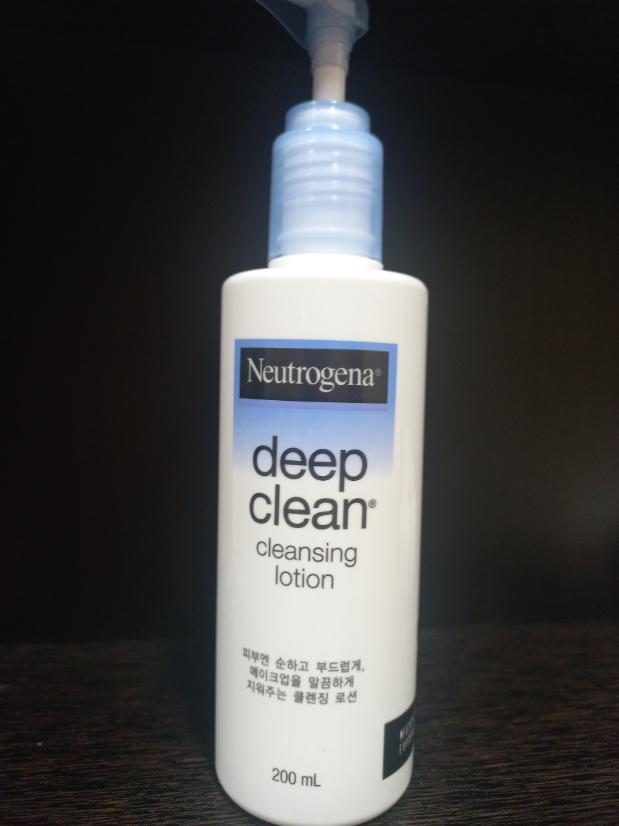 뉴트로지나 (Neutrogena) 딥 클린 클렌징 로션 review image