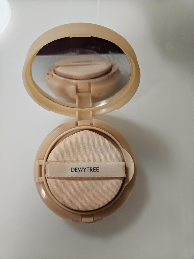 素颜遮瑕防晒气垫 [SPF50+/PA++++]的真实用户使用照片