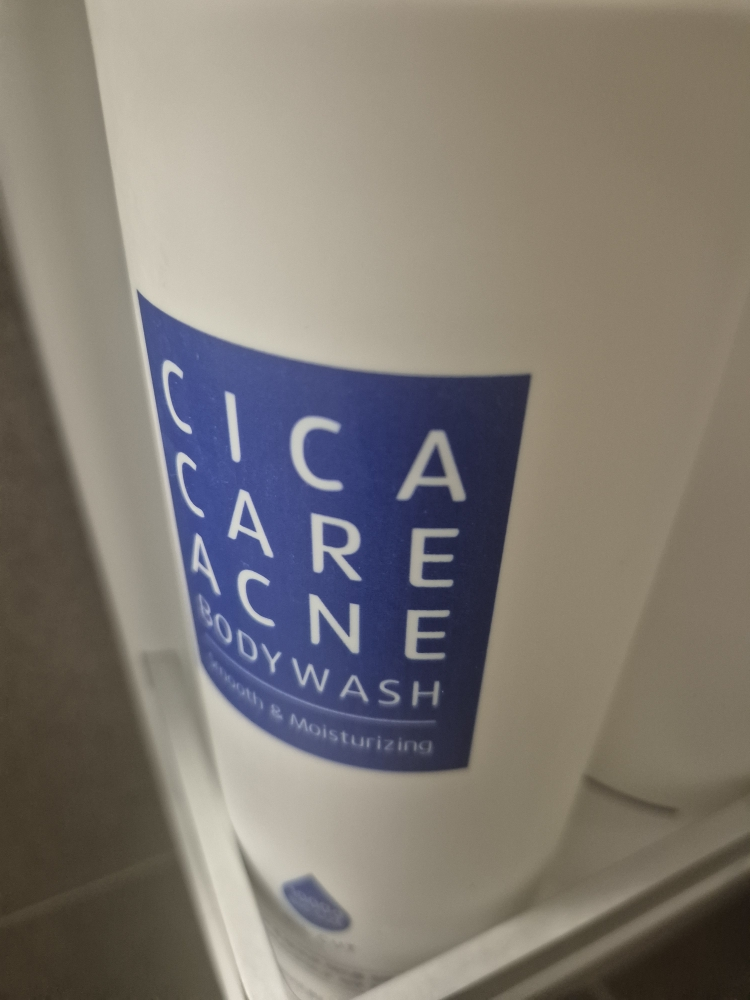 썸블라썸 (someblossom) 시카케어 아크네 바디워시 review image