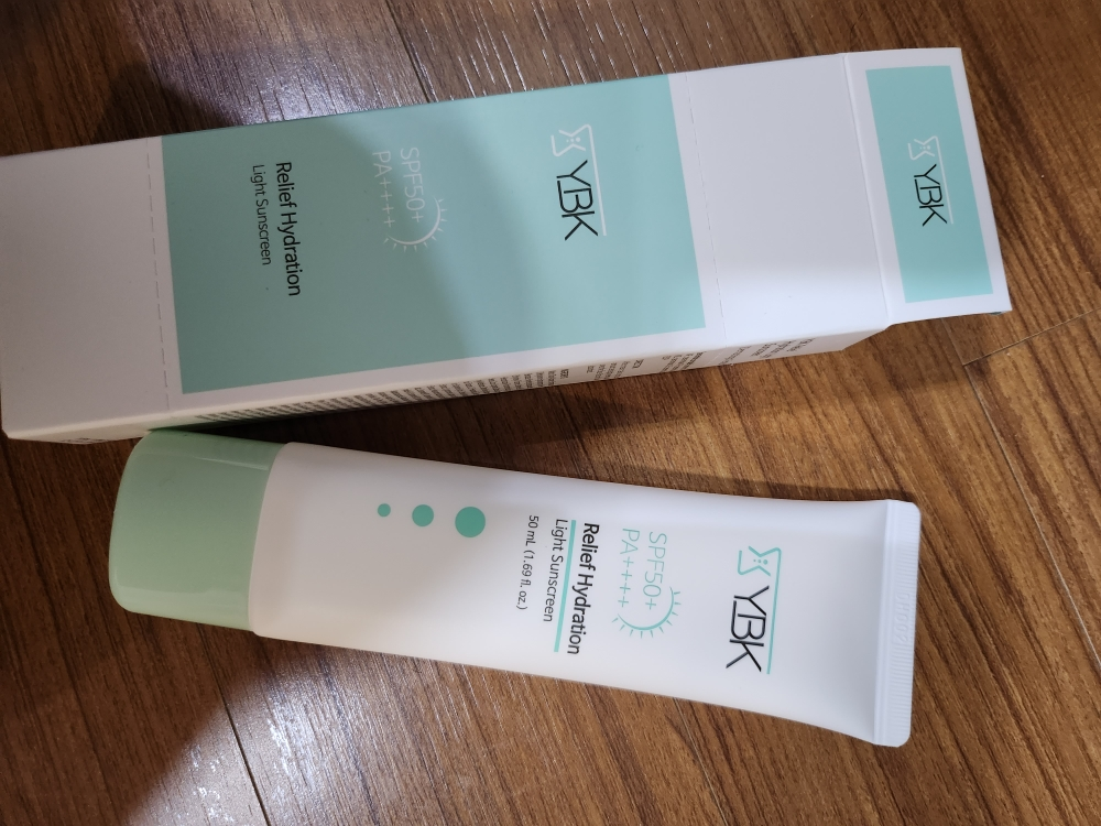 舒缓保湿轻透防晒霜 [SPF50+/PA++++]的真实用户使用照片